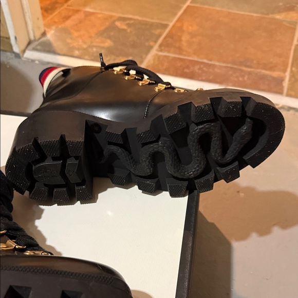 Gucci Black Boots with Red and Blue Striped Strap - Picture 7 of 13